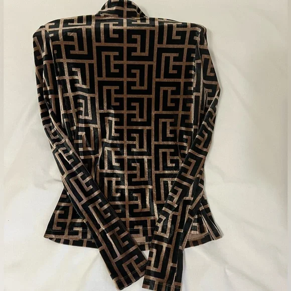 Balmain Paris Velvet Monogram Logo Top Size 40 NWOT Designer Long Sleeve Luxury - Picture 2 of 8